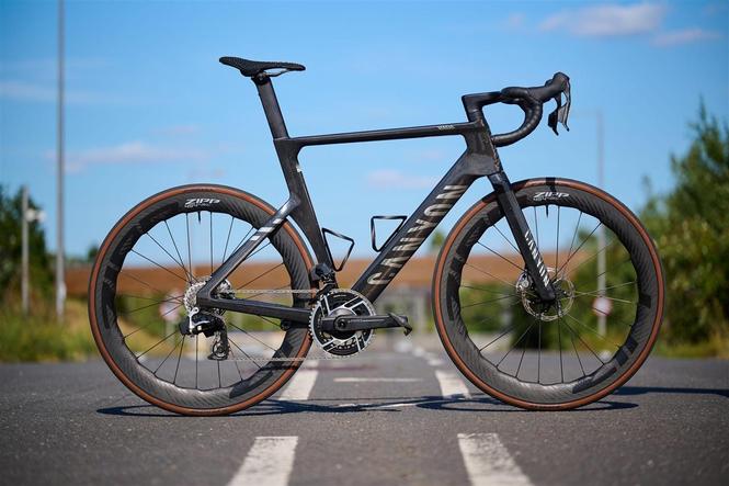 2024 Canyon Aeroad CF SLX 7 Di2 Road Bike