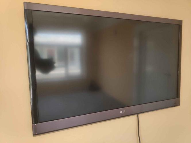 تلویزیون lg اصلی اسمارت 48 انچ کیفیت بسیار بالا فروش عاجل 07
