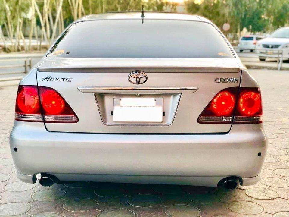 Toyota-Crown-Atlete
