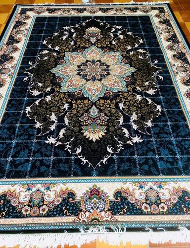 یک دانه قالین ایرانی 700 شانه 2550 تراکم