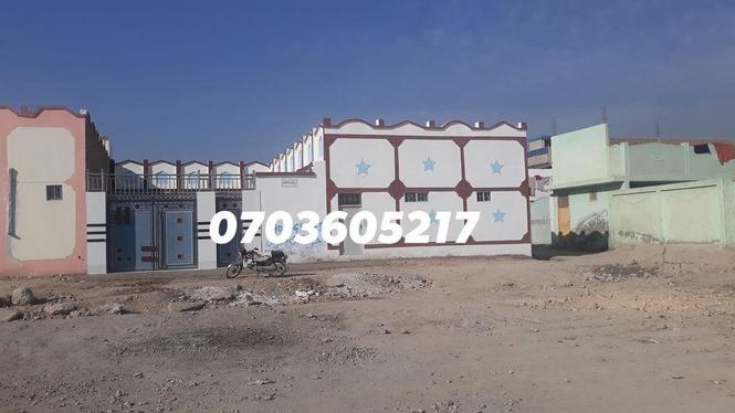 7 خوني د کوټې سره، یو دکان، په هره خونه کي تشناب، پر بای پاس