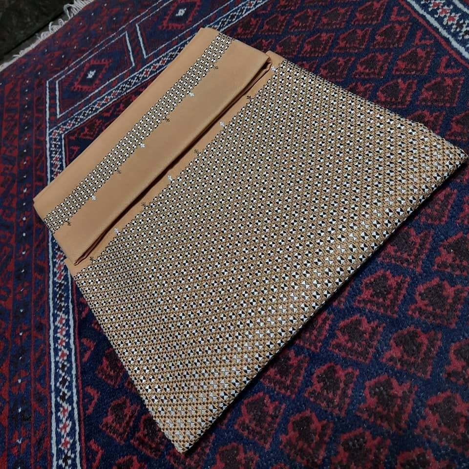 لاسی-چهار-کونجه-نوی-رنګ