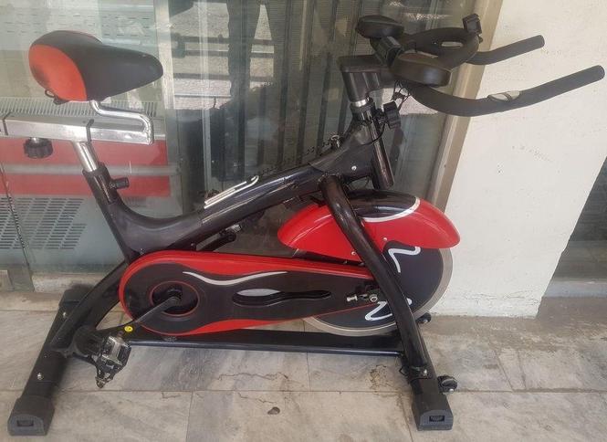 بایسکل ورزشی کاملا ثابت در حد نو 0729795600