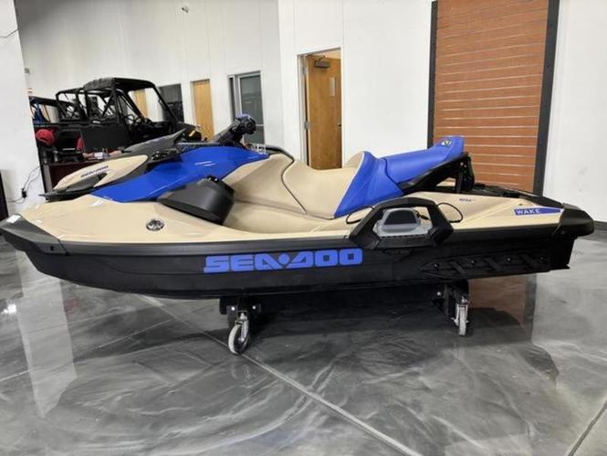 2025 Sea-Doo Wake™ 170 BRP Premium Audio, iDF, iBR5