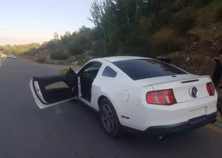 Ford-Mustang--2012--2011
