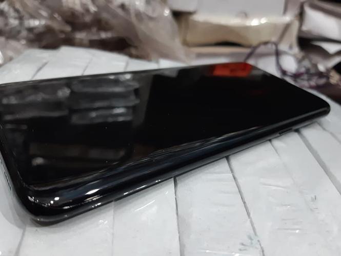 Samsung galaxy s8 plus 64 GB 4 GB ram 1 sim 0786256975