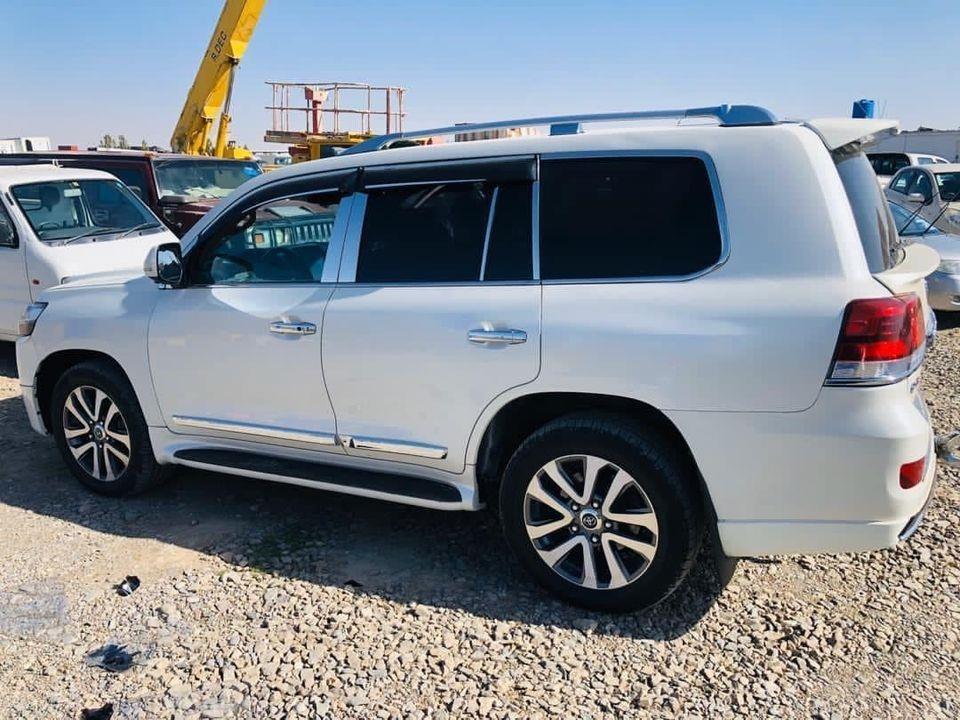 Toyota-LandCrusier-G-X-R