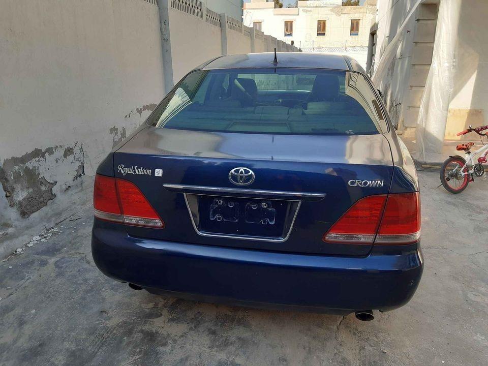 Crown-Royal-Saloon-2005-model-Aino-Mina--0705588038