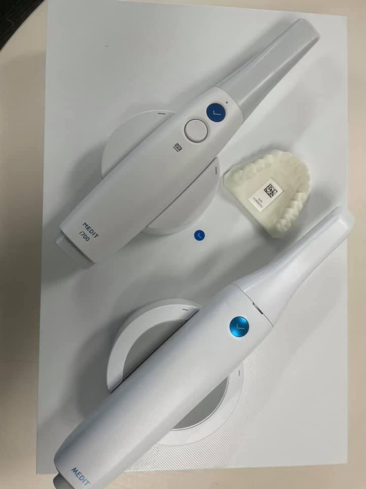 Medit-i700-Intraoral-3D-Dental-Scanner