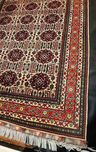 قالین وطنی ۶متره ۲در۳ در حد جدید برای فروش