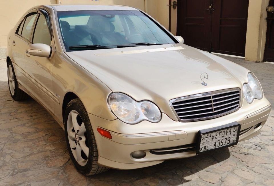 Mercedes-Benz-C-Class-320