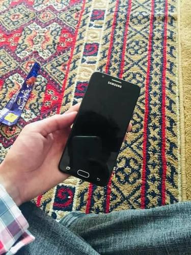فروش عاجل یک موبایل گلکسی J5 پرایم