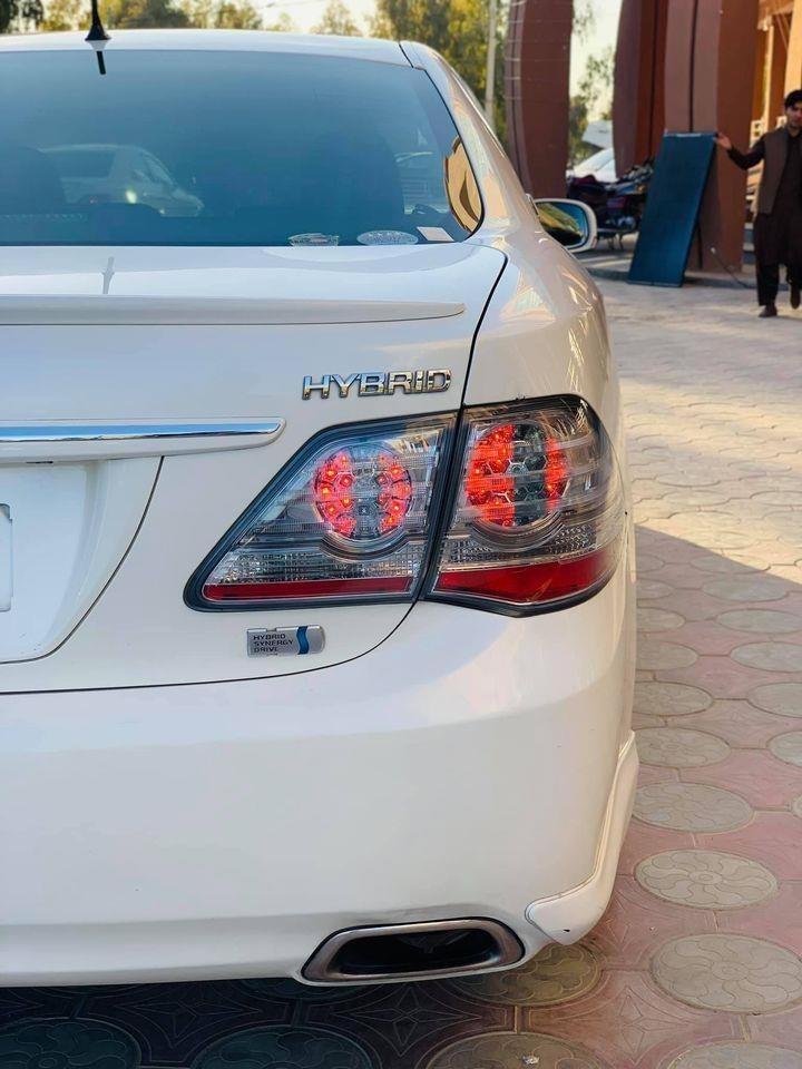 Toyota-Crown