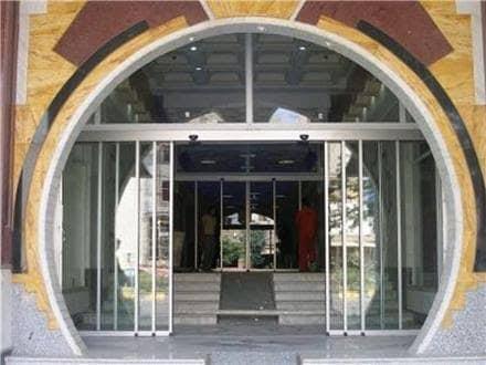 دروازه های اتوماتیک شیشه ی برقی