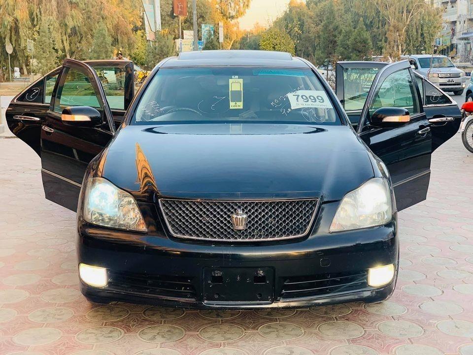 Toyota-Crown