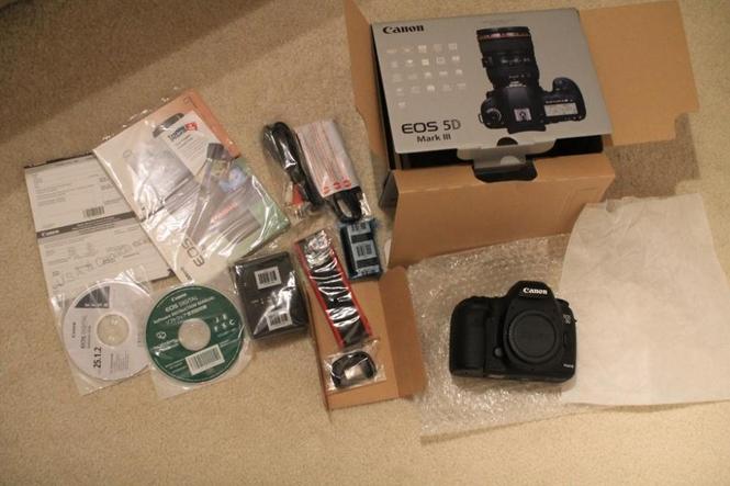 Selling Canon 5D Mark III/Canon 5D Mark II 24-105