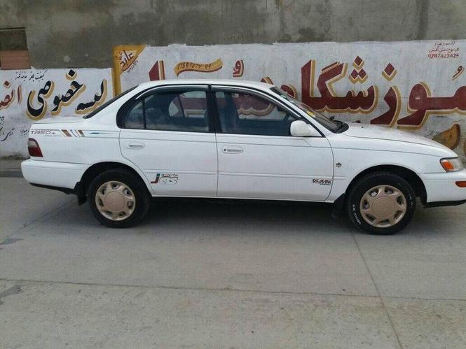 فروش یک عراده موتر کرولا ۱۹۹۴