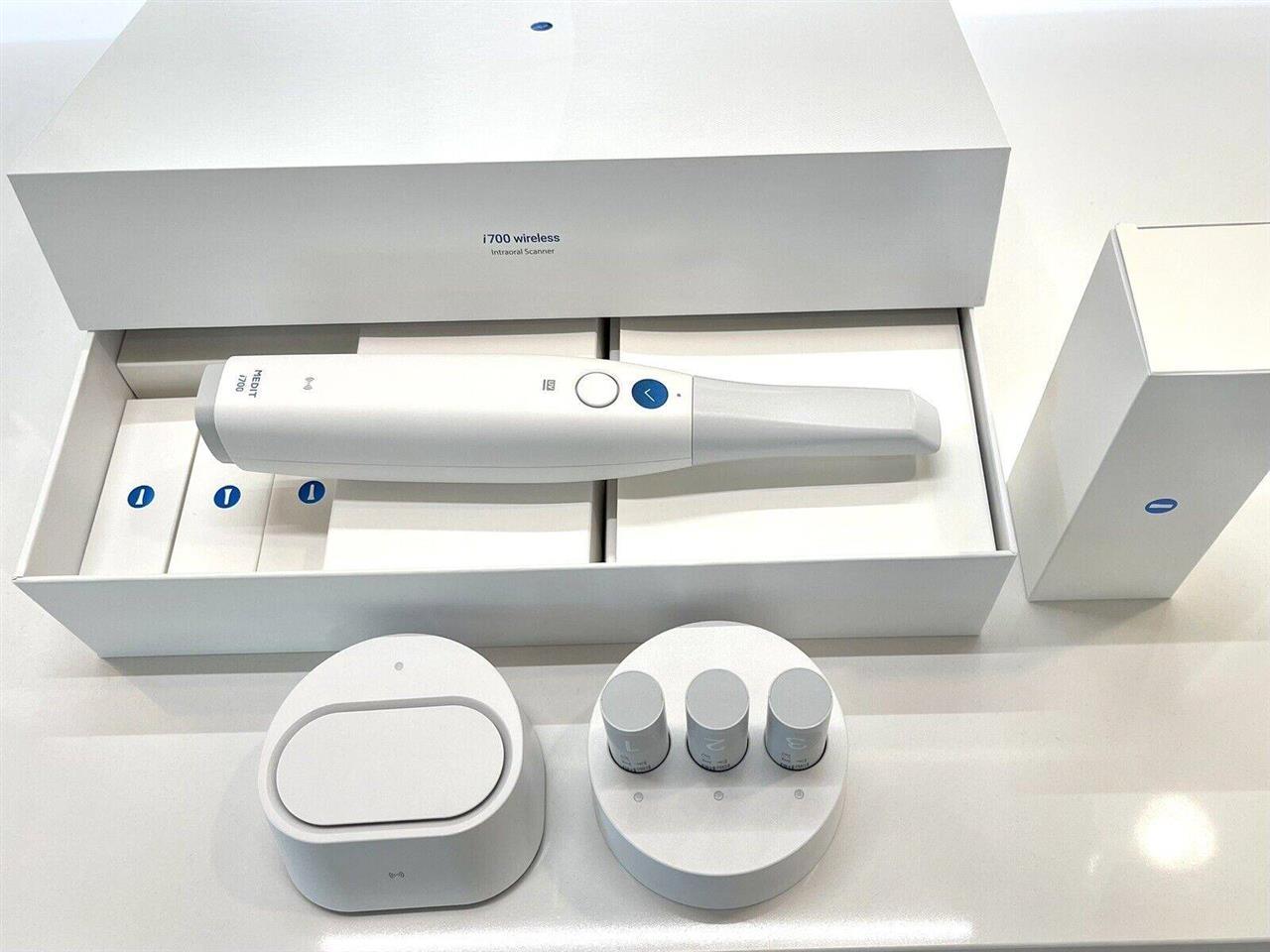 Medit-i700-Wireless-Intraoral-3D-Dental-Scanner