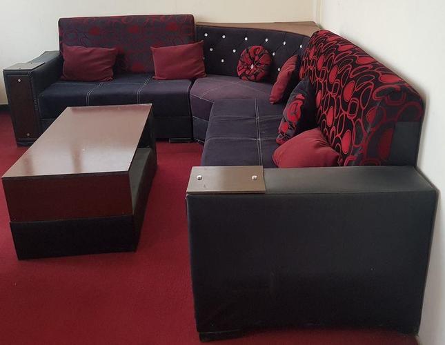 یک سیت کوچ 7 نفره L کاملا ثابت 0729795600