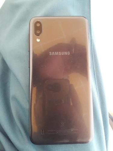 گوشی فروشی است M10