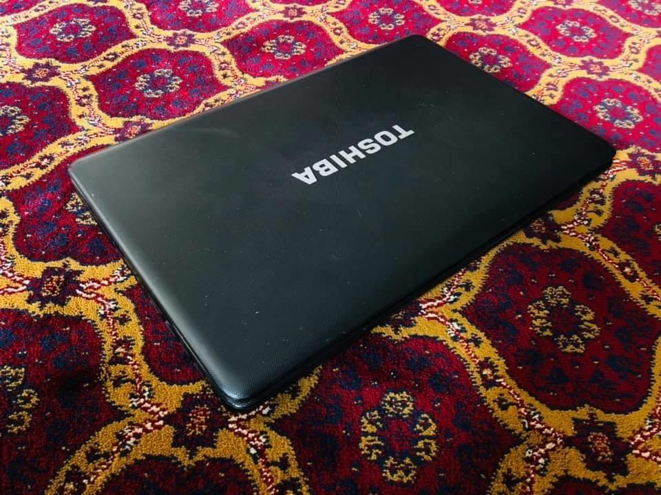 Laptop-TOSHIBA