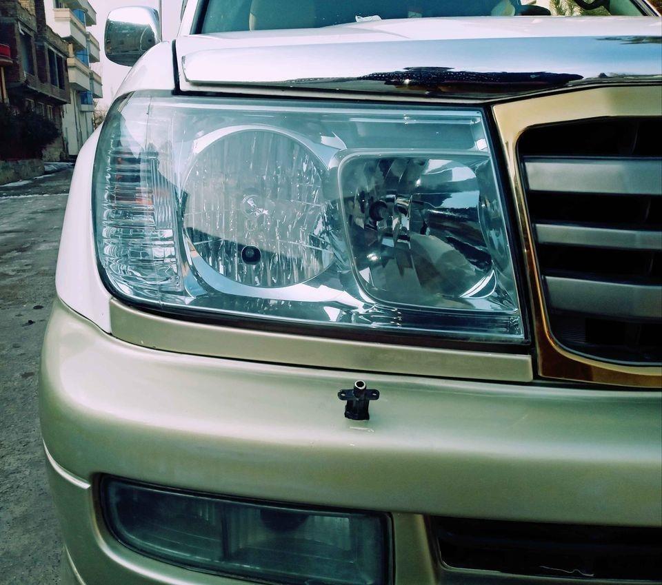 Toyota-Land-Cruiser--GXR-