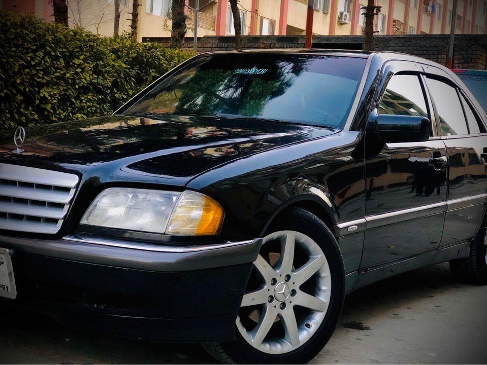 Mercedes-Benz-c230-V4-black