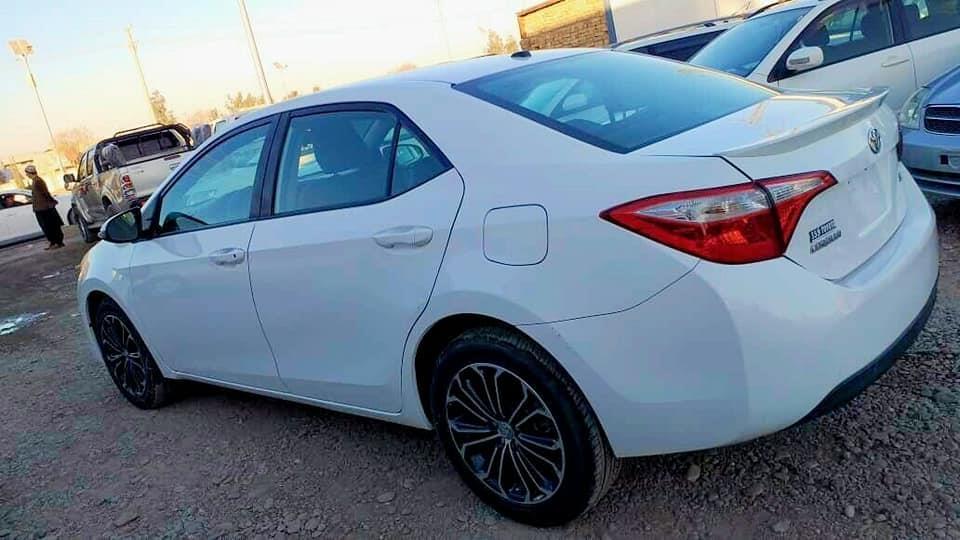 موټر-کناډایی-ایس-ګلاس-سپین-رنګ
