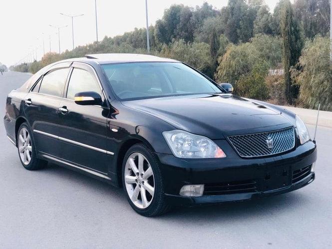 Toyota Crown Atlete
