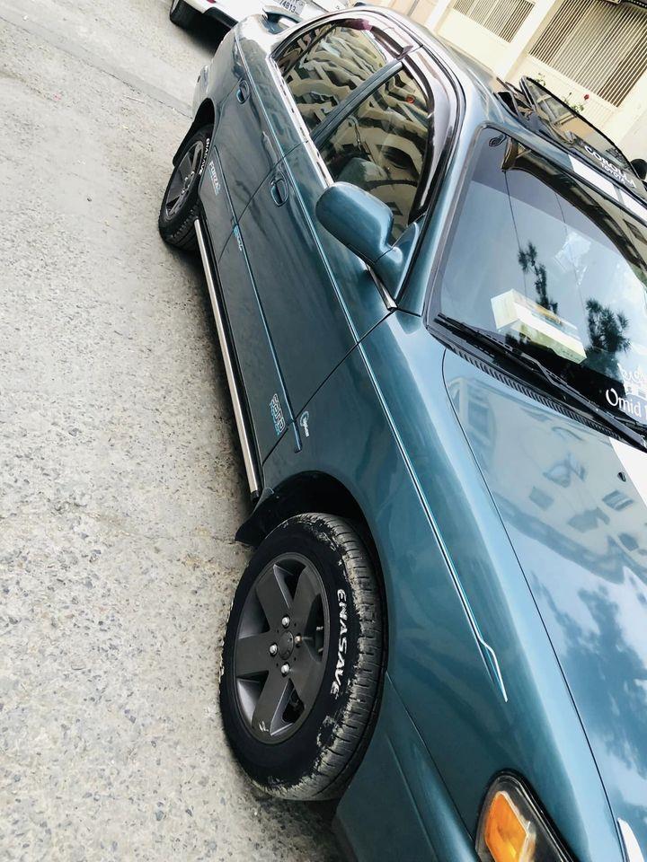 Toyota-Corolla-saloon-1995