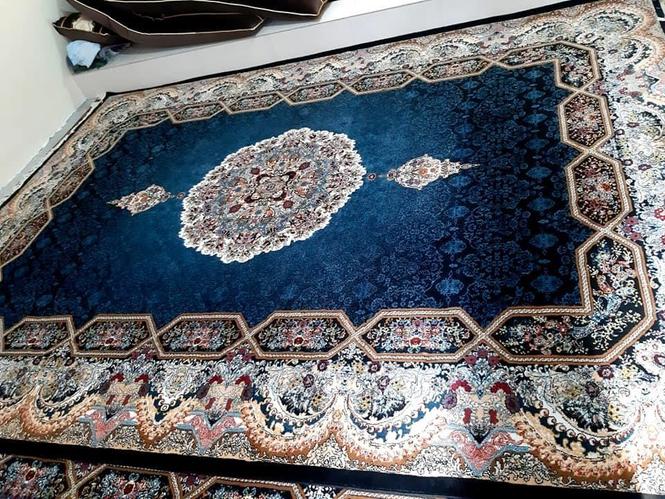 فروش یک جوره قالین ۷۰۰شانه جنس اصلی کاملا نونو اندازه هرقالی