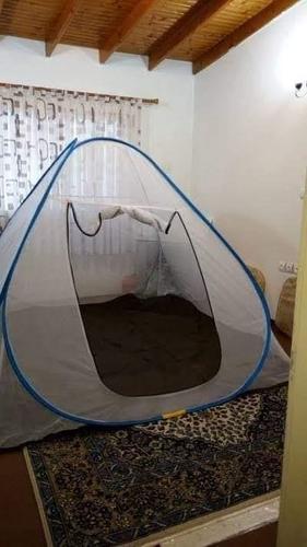 پشه خانه های فامیلی خود و اطفال خود را در مقابل پ