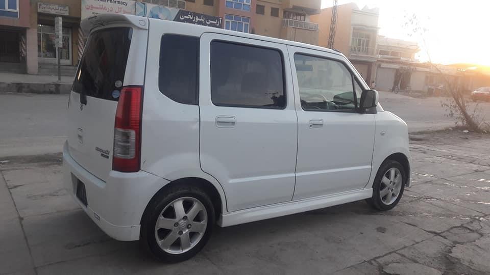 ناواریده-واګون-آر-سوزکی