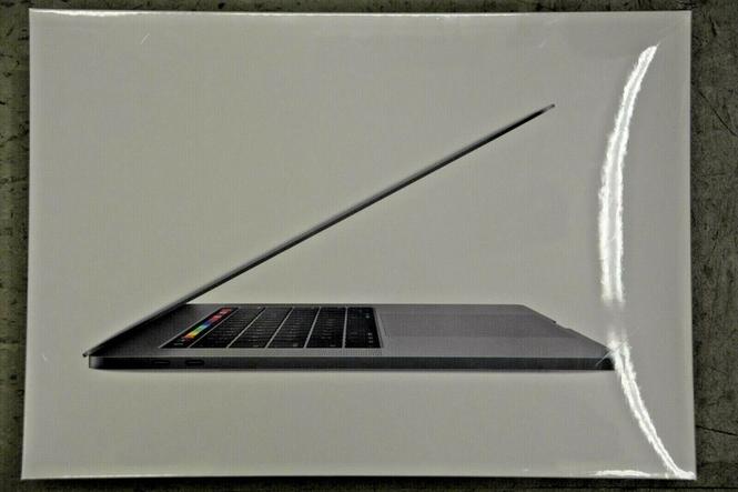 SEALED 2019 MacBook Pro 15 Core i9 2.9GHz 16GB