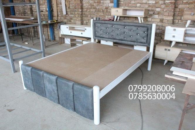 تخت خواب دو نفره فلزی دیزاین مخمل