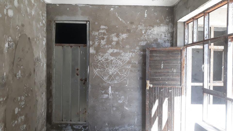 دوه-کورونه-بغل-پر-بغل--هر-کور-5-خوني-لري--هر-کور-په-200m--کي