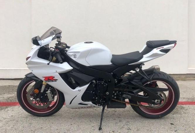 2017 Suzuki gsx r750cc available for sale