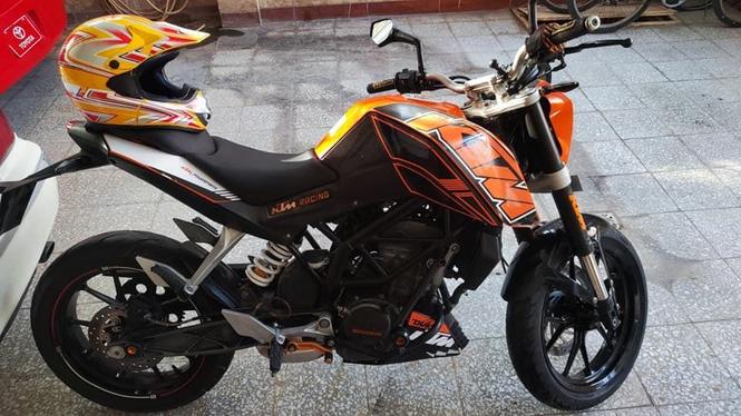 KTM Duke 2018 نو کانتینری ۲۰۰ سی سی یک سیلند شش گیره ۱۰ لی