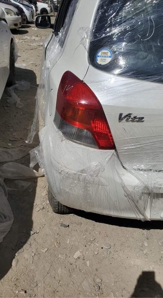 Vitz-2010-پوخ-0-موټر-نواریده-پل-ویټ-رنګ