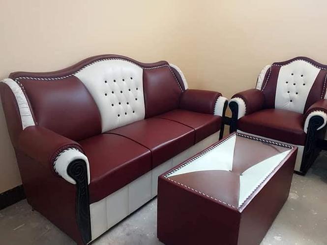یک سیت کوچ ۷ نفره همراه سه میز