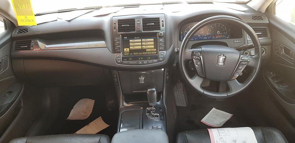 Crown-hybrid-2010-non-used-car