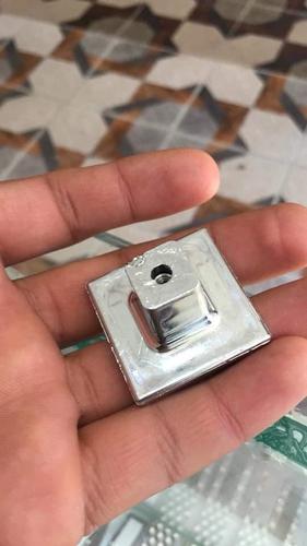 دستگیرتک پیچ مربع