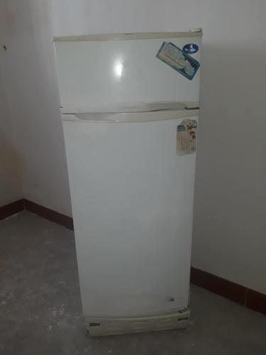 فروش عاجل یخجال بشرط کار