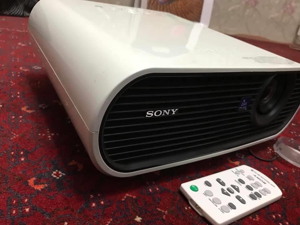 فروش-عاجل-Projector--Sony-
