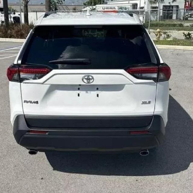 Toyota-RAV4-2022-XLE