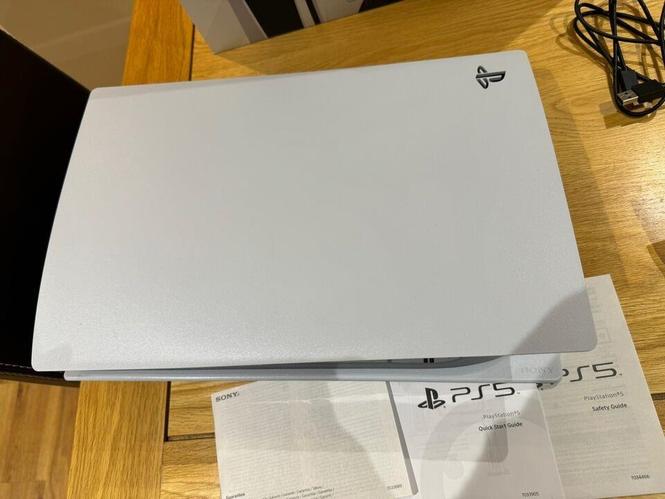 Sony PlayStation 5 PS5 -825GB -Disc Edition Console