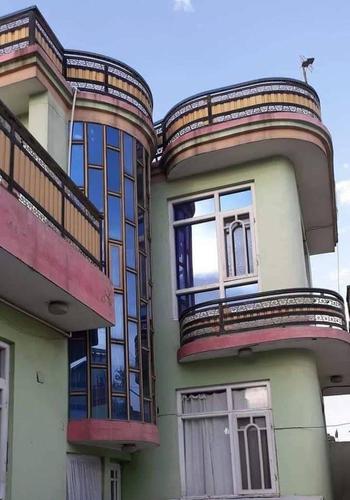خانه فروشی دارای ۵ اطاق ۴ تشناب ۱ آشپزخانه ۱ تهکو ۱ جای موتر