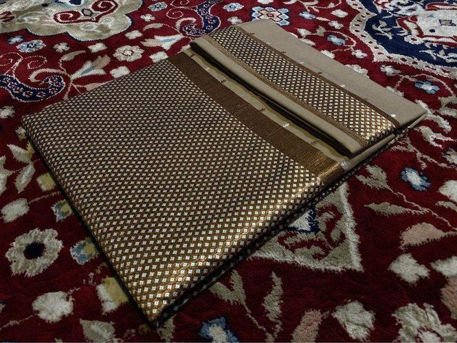 ښایسته لاسی غاړی راغلی دی نوی نخشی اونوی رنکونه