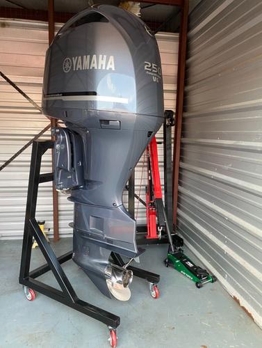 Yamaha F250 250HP 4 Stroke Outboard 25 Shaft