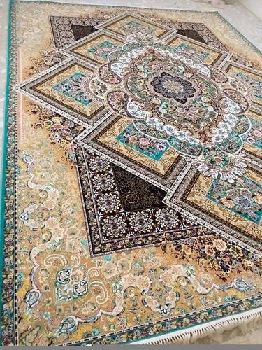 یک دانه قالین ایرانی